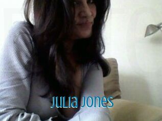 Julia_Jones