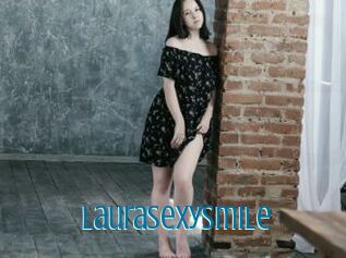 LauraSexySmile