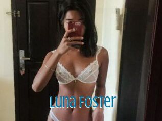 Luna_Foster