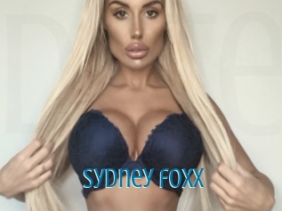 Sydney_foxx